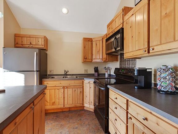 3rd image of 43143 Riverview Dr
