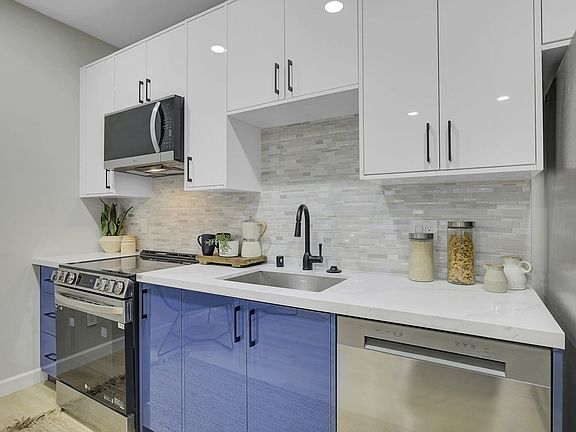 3rd image of 3231-3233 Hannah St #3231A