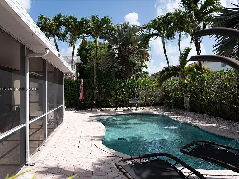 17992 SW 152nd Ct — Photo 30