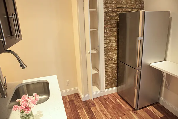 Rented by Blip LLC | media 14