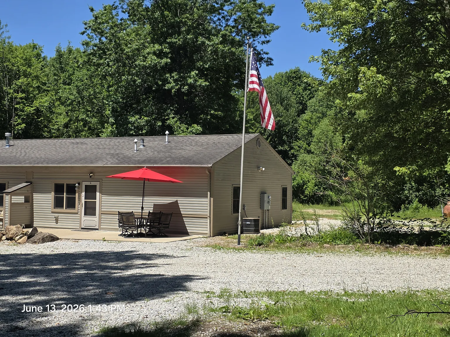 1 bed, 1.5 bath, 900 sqft, $1,500 — Photo 2