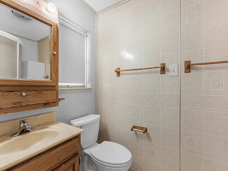 3311 Westbrook Cir — Photo 16