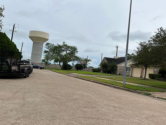 5th image of 2207 Westwood Dr
