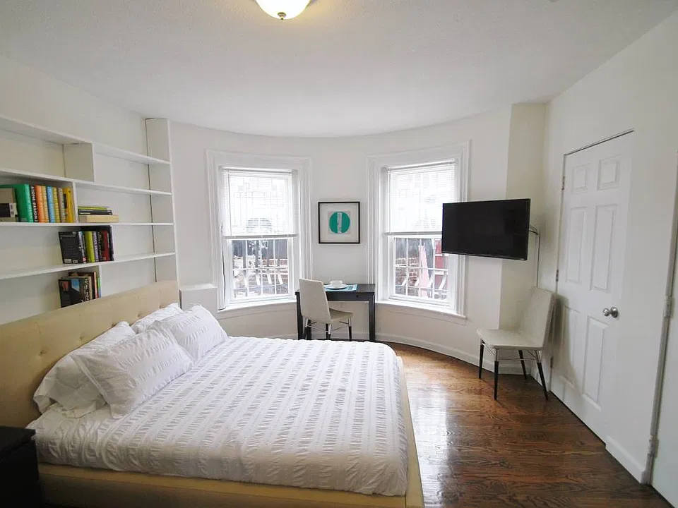 538 E Broadway #1