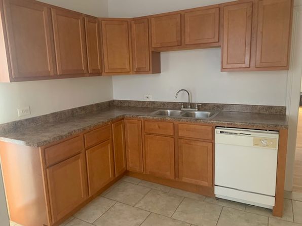 3935 N Pine Grove Ave #2
