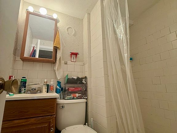 5th image of 112 Marlborough St APT 1F