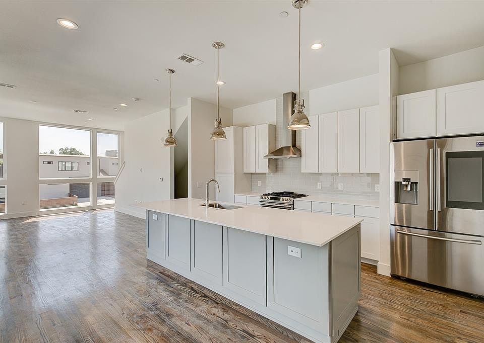 1st image of 4419 Cabell Dr #101