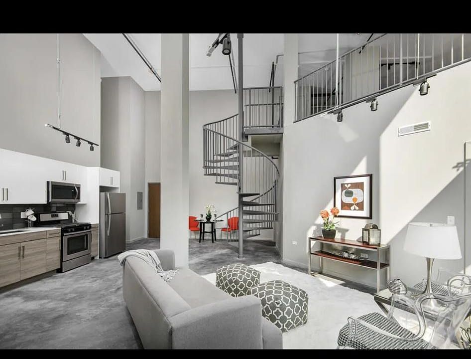 1st image of 1260 N Milwaukee Ave #220