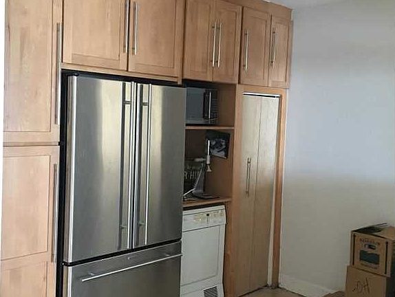 4th image of 5333 Collins Ave APT 1107