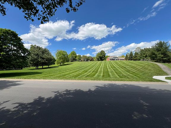 2nd image of 304 Glyn Tawel Dr