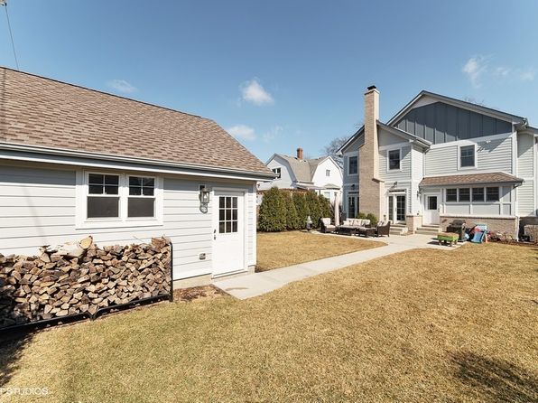 258 N Maple Ave, Elmhurst, IL 60126