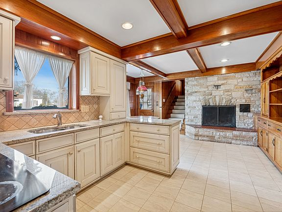 2nd image of 787 E Golf Rd