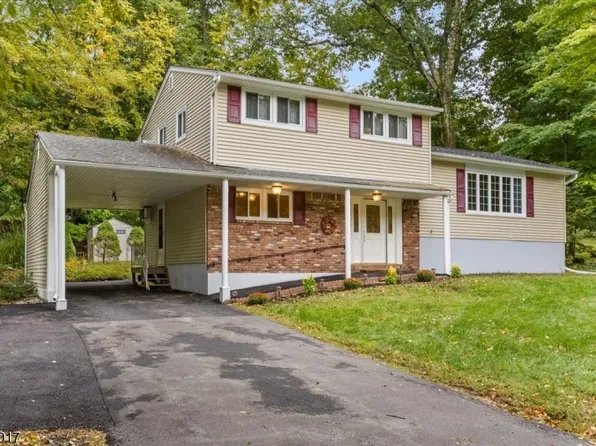 38 Old Coach Rd, Vernon Twp., NJ 07462