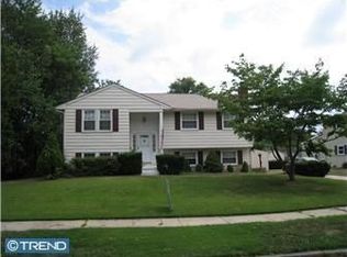 4 Hillcrest Rd, Stratford, NJ 08084