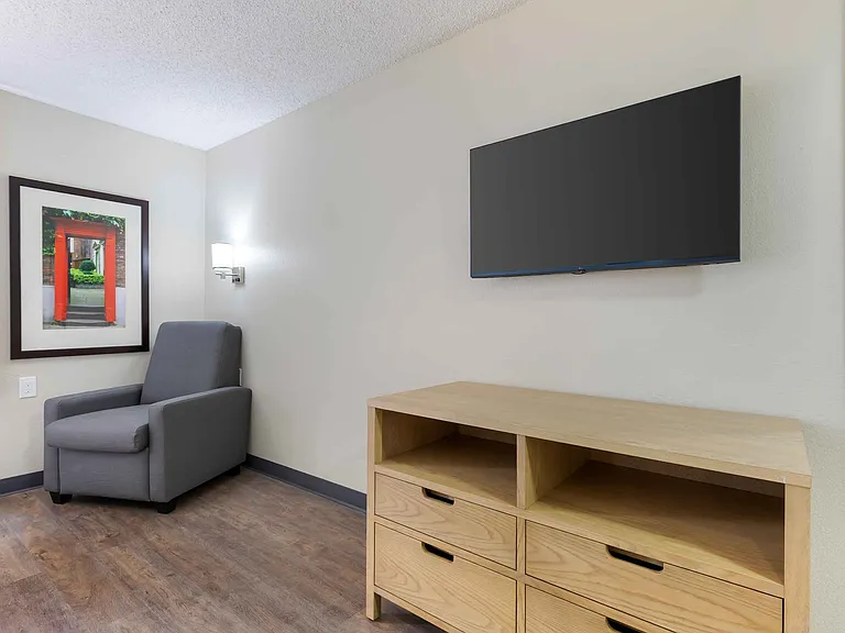 Studio Suite - 1 Queen Bed