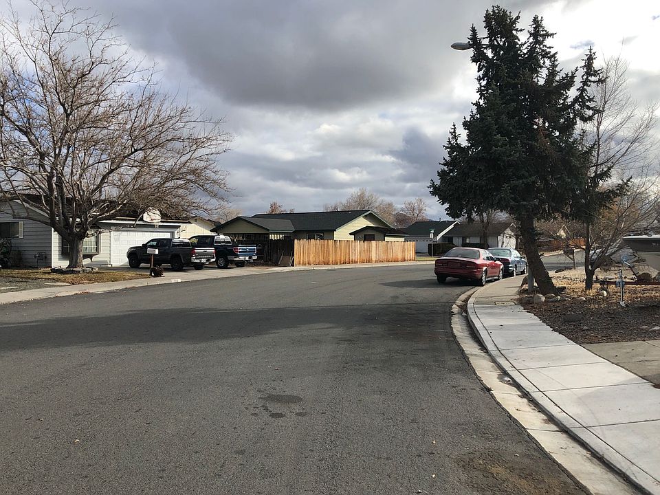 2nd image of 480 E Gault Way