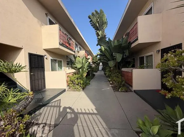 3321 W 74th St #10, Los Angeles, CA 90043