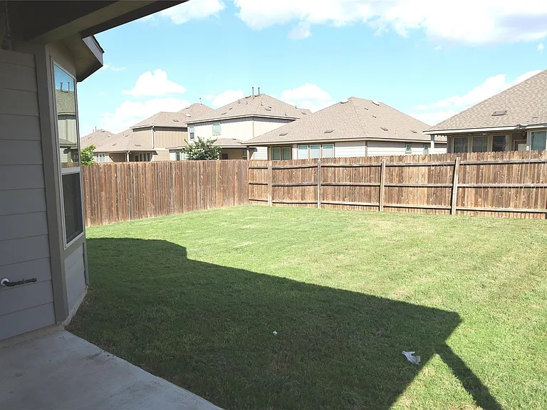 169 Isabella Way — Photo 10