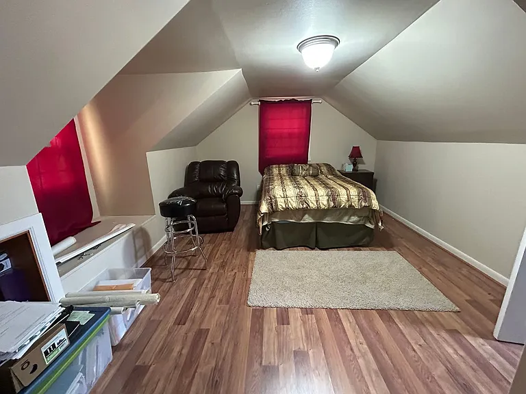 1309 Avenue E — Photo 12