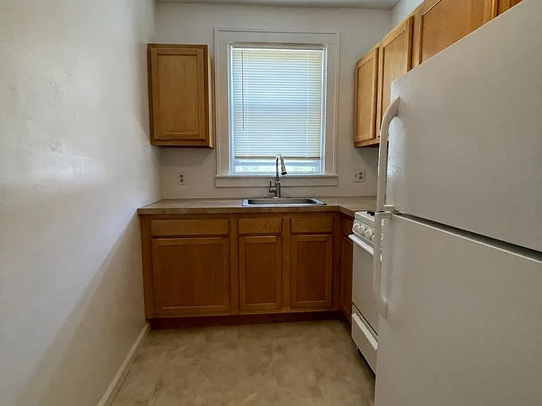 14800 E Vernor Hwy — Photo 14