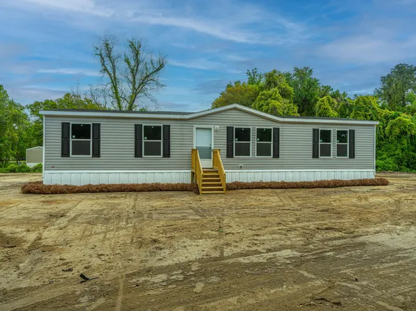144 T Myers Dr, Saint Stephen, SC 29479