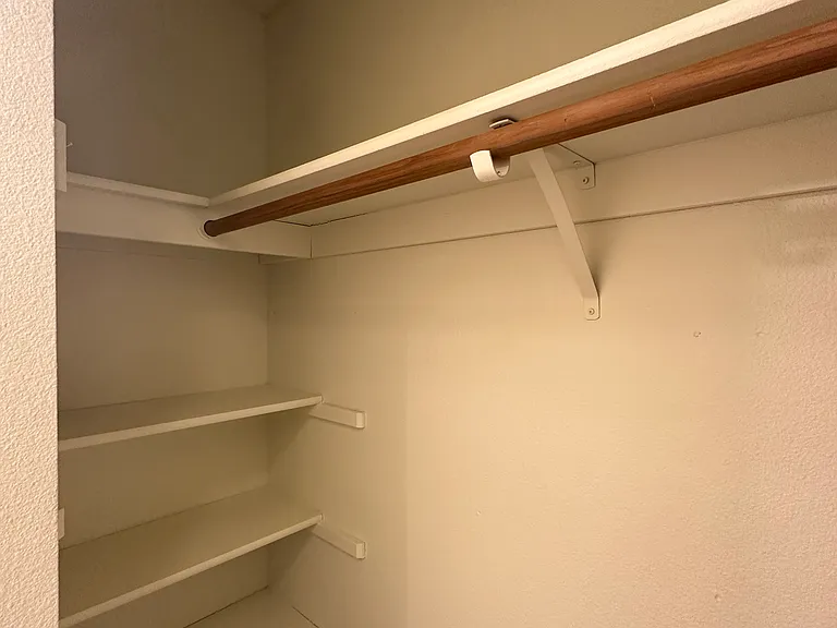 985 NE Hidden Valley Dr — Photo 11
