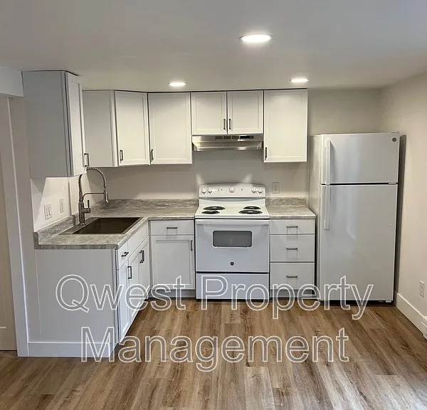8528 Valley Rd NW #8 — Photo 1