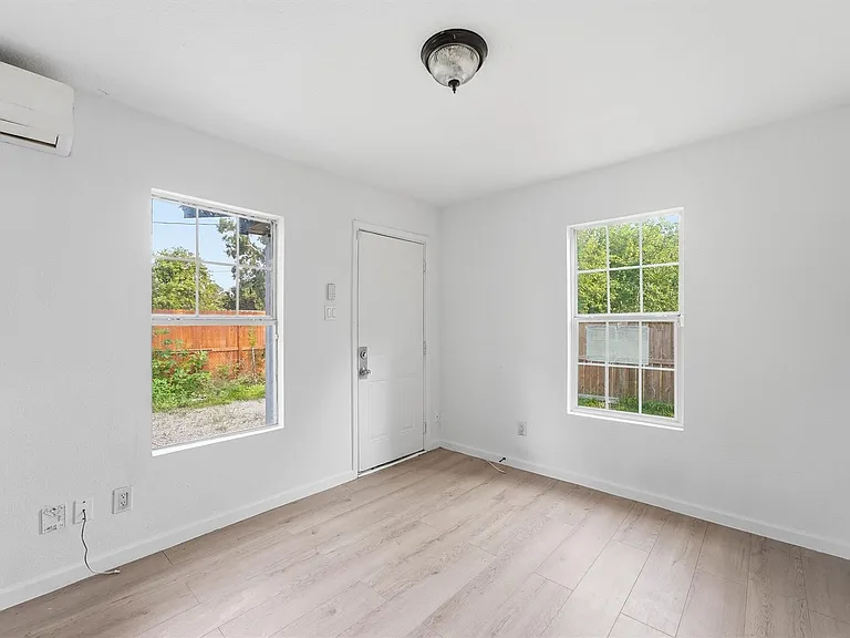 8034 Record St #B — Photo 11
