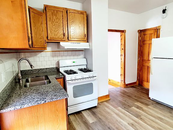 3rd image of 2212 White Oak Ave #2