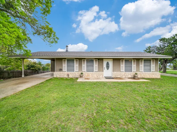 593 Wagon Wheel, Canyon Lake, TX 78133