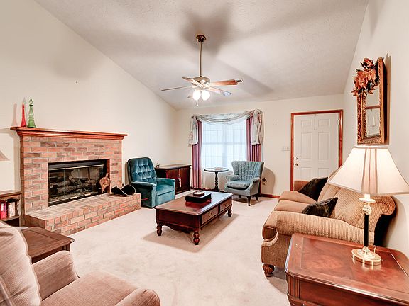3rd image of 1142 Whitesburg Dr