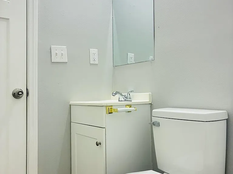 401 S Gray St — Photo 12