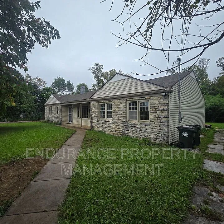 2916 Philadelphia Dr