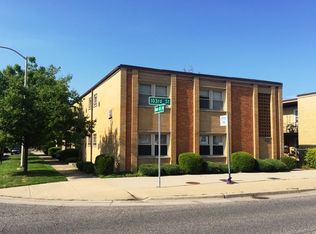 4020 W 103rd St APT 1, Oak Lawn, IL 60453