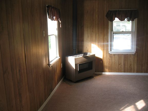 5th image of 2 Blackmore Ln