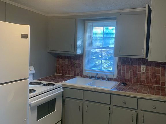 2nd image of 619 Mount Vernon Ave