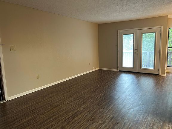 4th image of 875 Creekside Dr APT 2