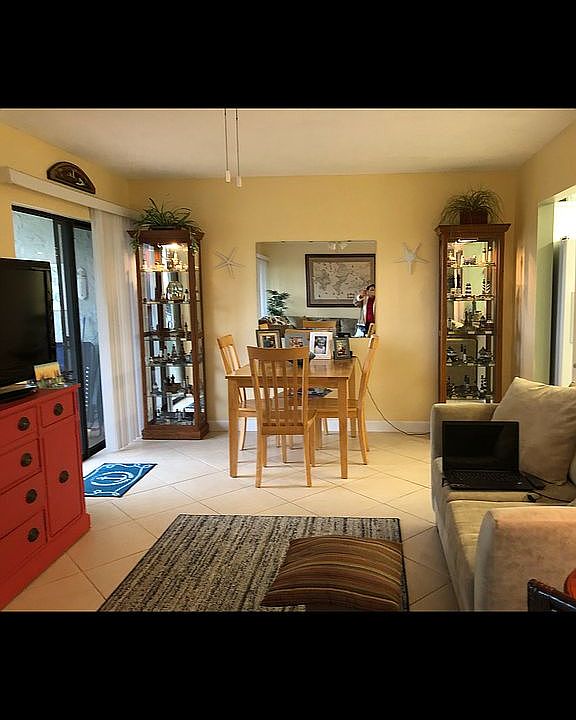 1st image of 21 Tarragona Ct