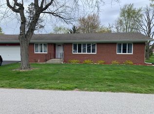 110 Fairlane Dr, Hebron, IN 46341