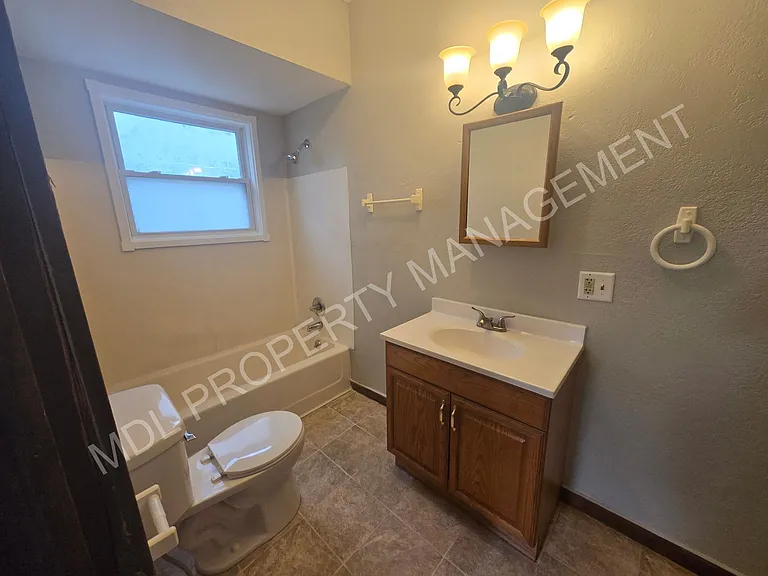1309 S Michigan Ave — Photo 4