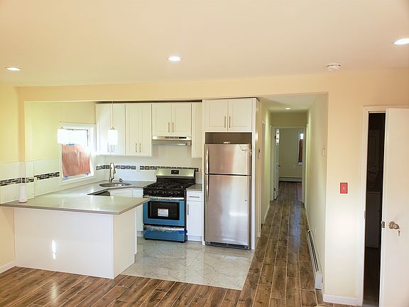 5th image of 2364 102nd St