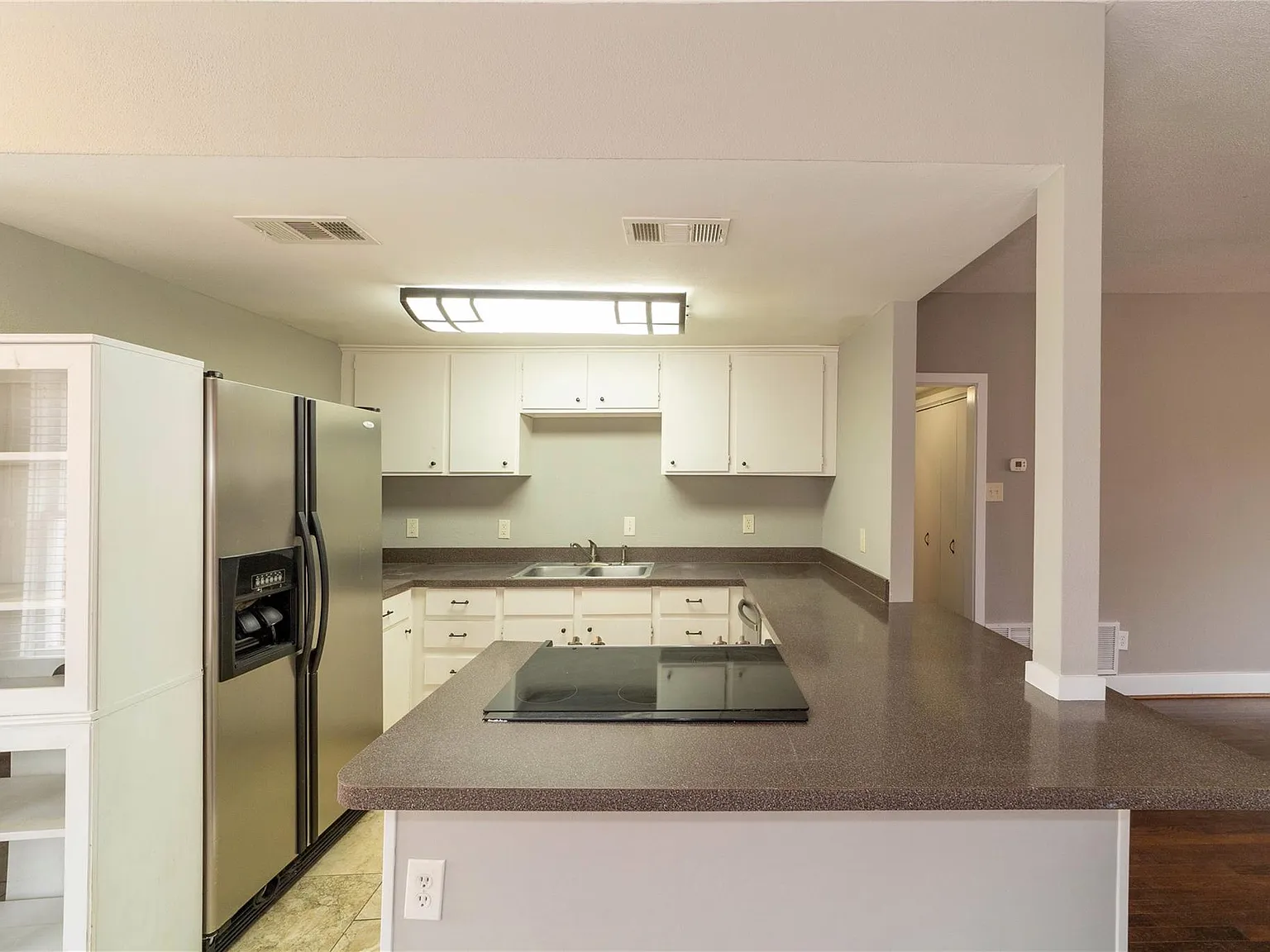 2 bed, 1400 sqft, $1,700 — Photo 4