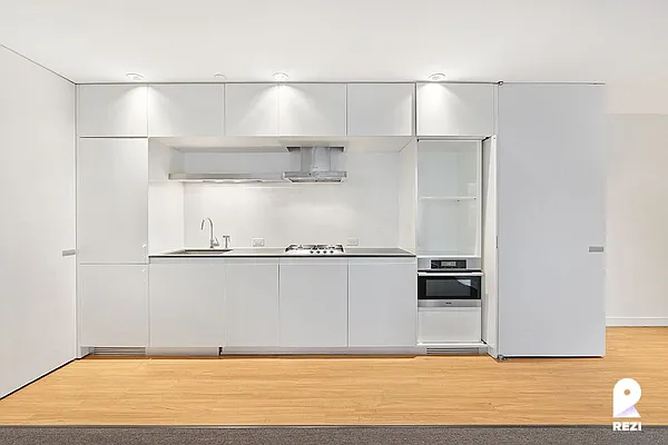 Rented by REZI | media 13