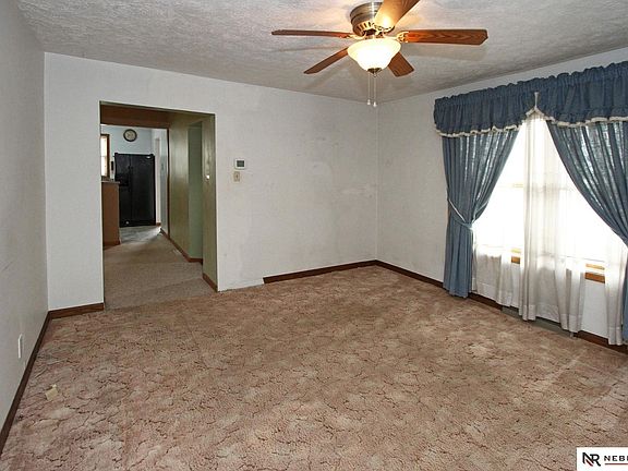 3rd image of 100 D St