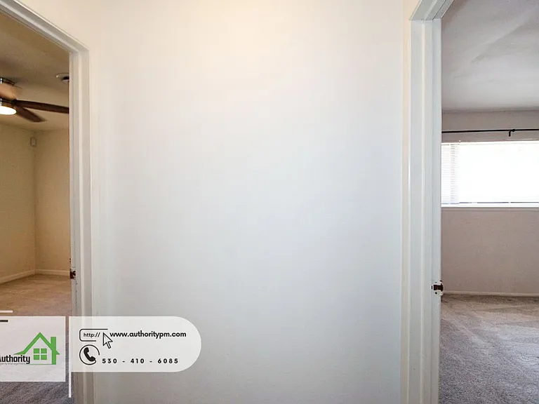 4548 Pensacola St — Photo 18