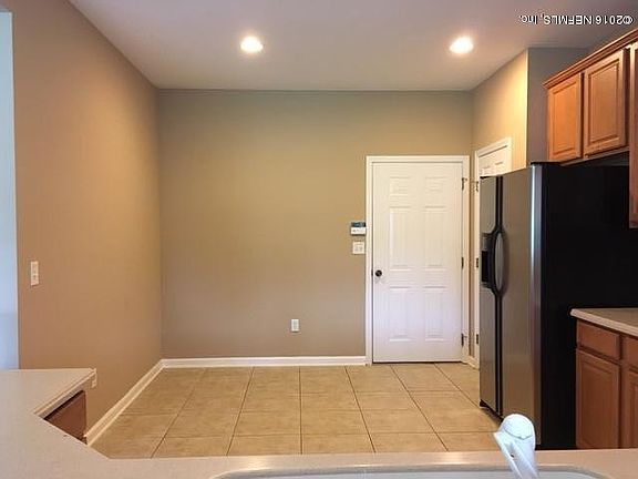 4th image of 11181 Castlemain Cir W #11181