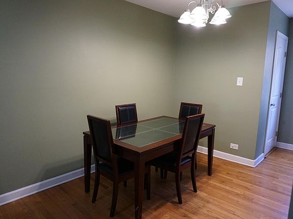 4th image of 1450 Willow Ave