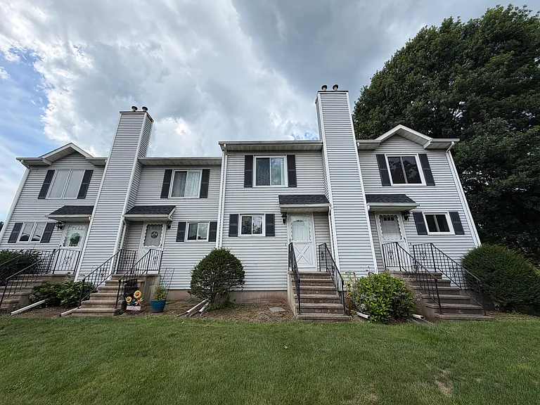 1001 Old Colony Rd #1-3 — Photo 1