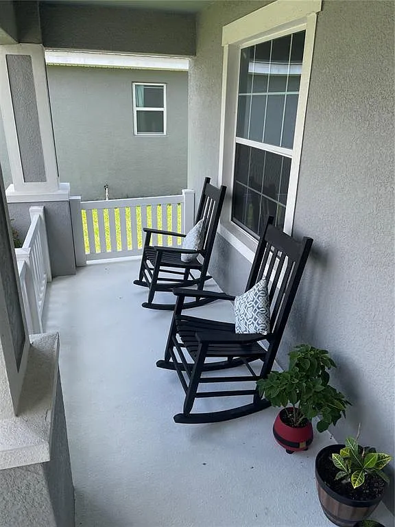 5 bed, 3.5 bath, 3305 sqft, $3,400 — Photo 2