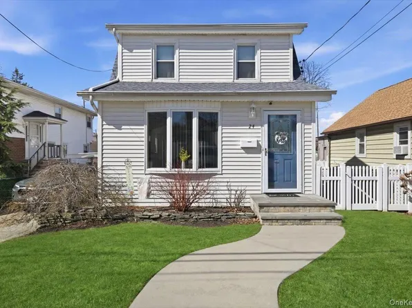 24 Catherine Avenue, Franklin Square, NY 11010